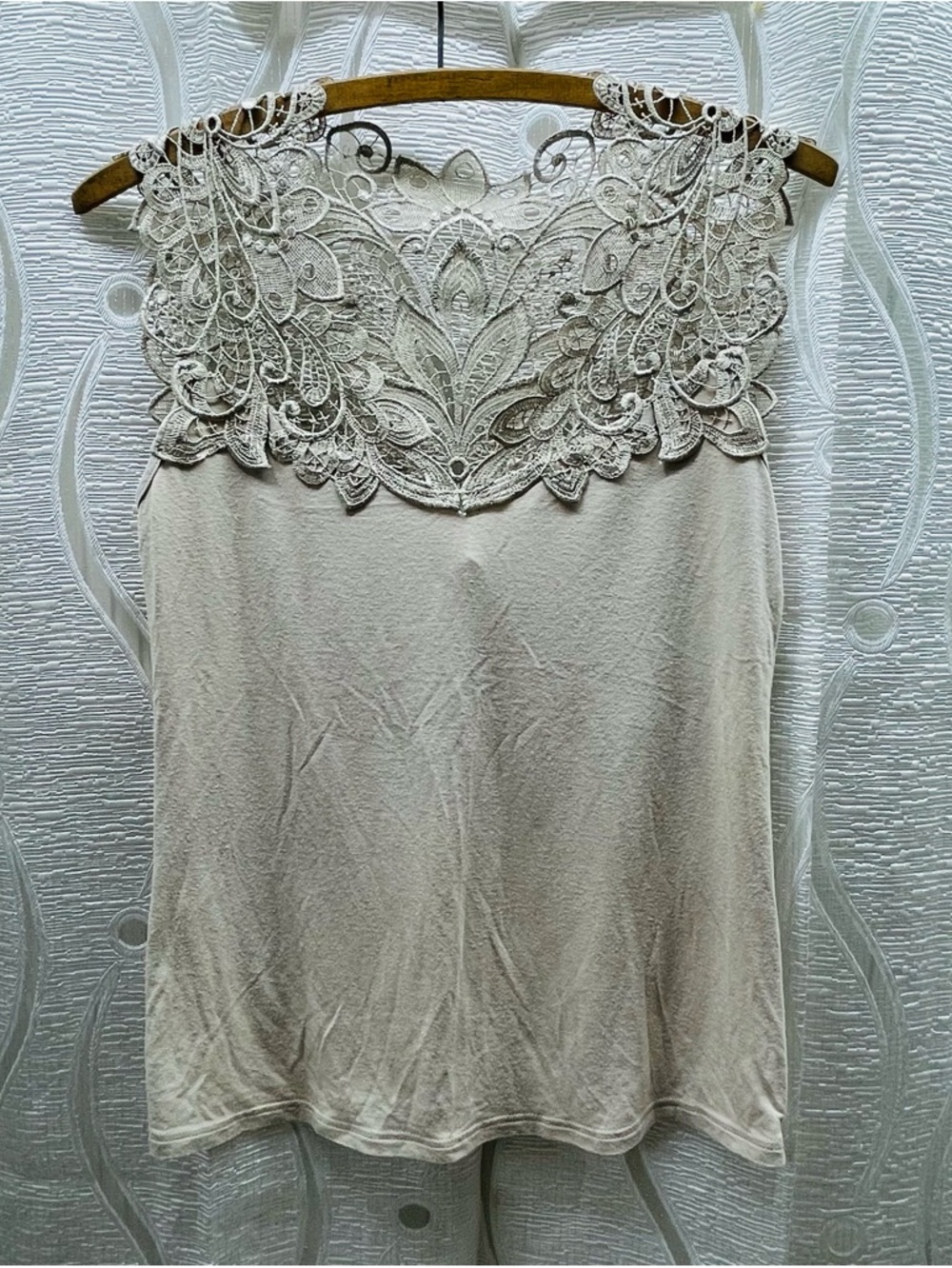 Arianne Tank Top Womens Small Beige Excellent Lace Yoke Jersey Sleeveless 5501